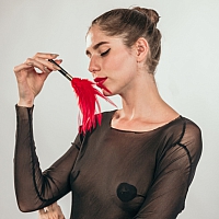 Тиклер Burlesque Plume Red