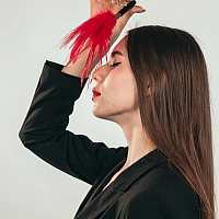 Тиклер Burlesque Plume Red